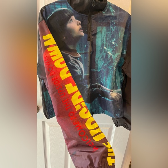 Forever 21 Stranger Things Quarter Zip Windbreaker Jacket - Size Large - Picture 2 of 6